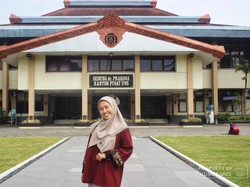 Mahasiswa UNS dan Warga Karanganyar Kembangkan Bisnis Jamur