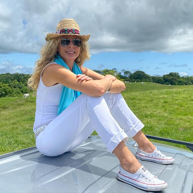 n Simak beda gaya para pempuan cantik di sekitar Donald Trump