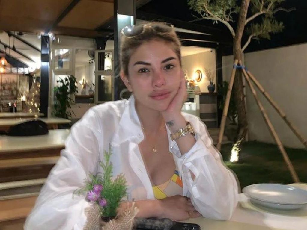 Sentil Najwa Shihab, Nikita Mirzani Awalnya Ngefans Lo Sentil Najwa Shihab, Nikita Mirzani Awalnya Ngefans Lo