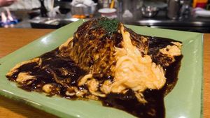 Omurice Viral di Kyoto Ini Diselimuti Omelet Super Fluffy!