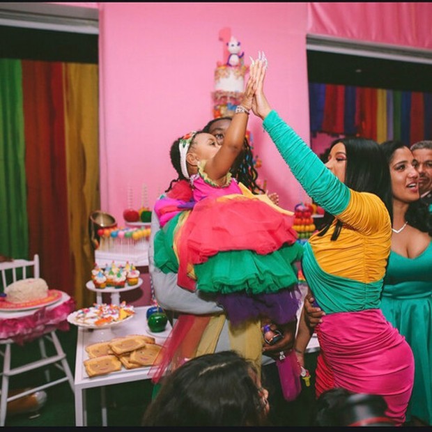 Onedurful irthday Party/ foto: instagram.com/ @iamcardib