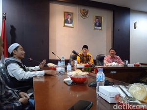 Hanan Attaki Ditolak di Jember, Panitia Pindahkan Lokasi Acara