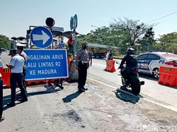 300 Water Barrier Jadi Batas Pengaman Motor-Mobil Jalur Darurat Suramadu