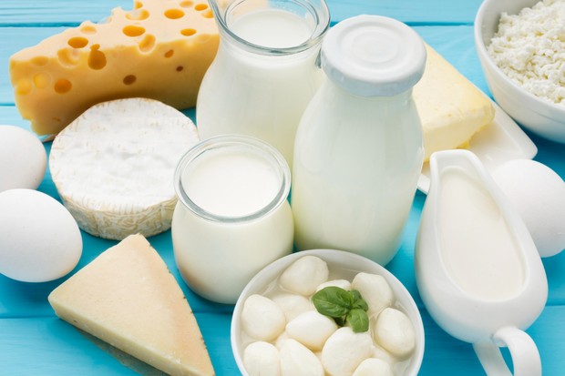 Produk dairy seperti susu, keju, dan yogurt/Foto: Freepik.com/freepik Makanan yang sebaiknya dihindari konsumsi bersama daging