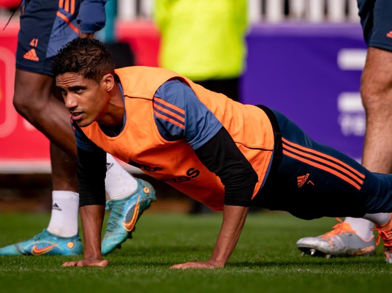 PERTH, AUSTRALIA - JULY 21: (EXCLUSIVE COVERAGE) Raphael Varane of Manchester United in action during a first team training session at the WACA on July 21, 2022 in Perth, Australia. (Photo by Ash Donelon/Manchester United via Getty Images)