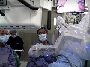 Robot Ini Bantu Proses Pembedahan Pasien Lebih Efisien