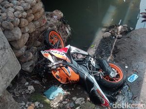 Diduga Ngantuk, Pemotor di Binjai Terjun Bebas ke Parit Besar