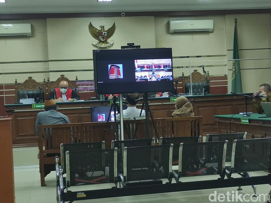 Sidang Suap PT SGP, Saksi Ngaku Tak Kenal Hakim Itong