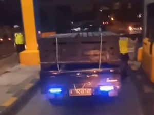 Viral Polantas Diduga Lakukan Pungli di Tol Semanggi, Polisi Selidiki Viral Polantas Diduga Lakukan Pungli di Tol Semanggi, Polisi Selidiki