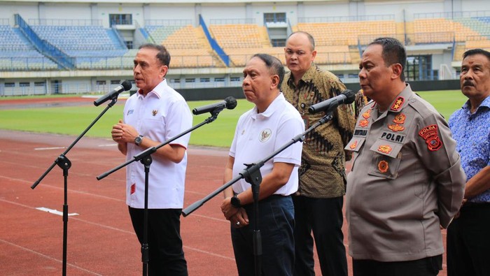Ketum PSSI, Mochamad Iriawan, Menpora Zainudin Amali, Kapolda Jawa Barat Irjen Suntana, Direktur Persib Teddy Tjahjono, Komisaris Persib Umuh Muchtar, mengecek Stadion GBLA.