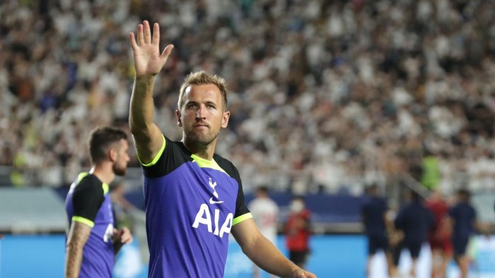 SUWON, SOUTH KOREA - JULY 16: Harry Kane of Tottenham Hotspur is seen during the pre-season friendly match between Tottenham Hotspur and Sevilla at Suwon World Cup Stadium on July 16, 2022 in Suwon, South Korea. (Photo by Han Myung-Gu/Getty Images)