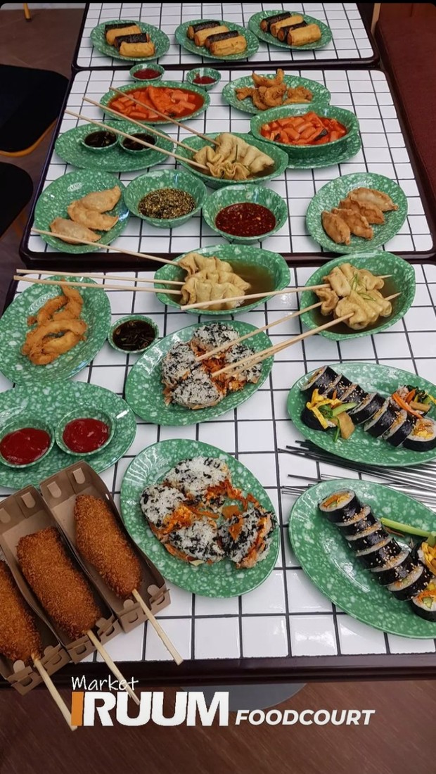 Ilustrasi Menu Iruum Foodcourt