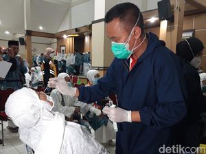 2 Jemaah Haji Asal Sragen Diturunkan di Bandara Kualanamu, Ini Alasannya 2 Jemaah Haji Asal Sragen Diturunkan di Bandara Kualanamu, Ini Alasannya