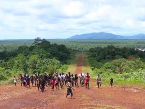 Ini Lho Bandara Paling Ekstrem di Indonesia Ini Lho Bandara Paling Ekstrem di Indonesia