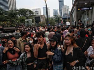 Membeludaknya Warga di Citayam Fashion Week, Bikin Geleng-geleng Kepala Membeludaknya Warga di Citayam Fashion Week, Bikin Geleng-geleng Kepala