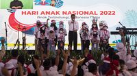 Momen Jokowi Ajak Anak-anak Main Sulap di Hari Anak Nasional 2022
