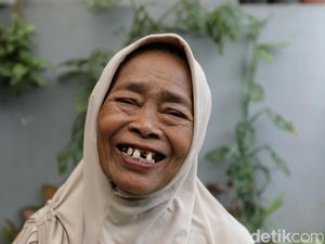 Nenek Siapa Nih, Masak Cemilan Korea Pakai Micin dari Konoha