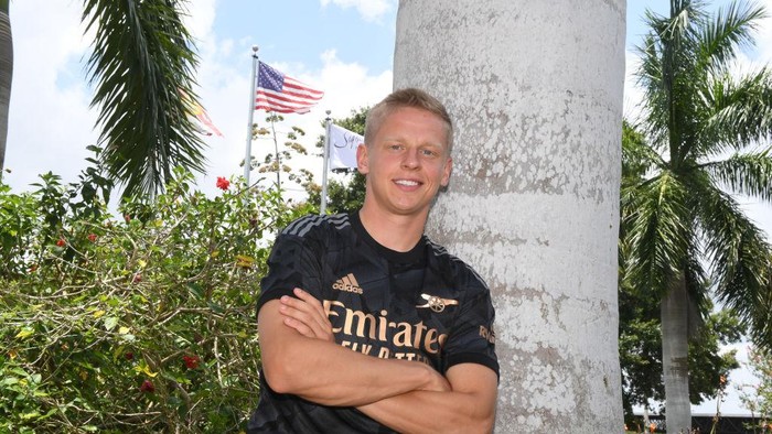 ORLANDO, FLORIDA - JULY 22: Arsenal new signing Oleksandr Zinchenko at Orlando airporton July 22, 2022 in Orlando, Florida. (Photo by Stuart MacFarlane/Arsenal FC via Getty Images)