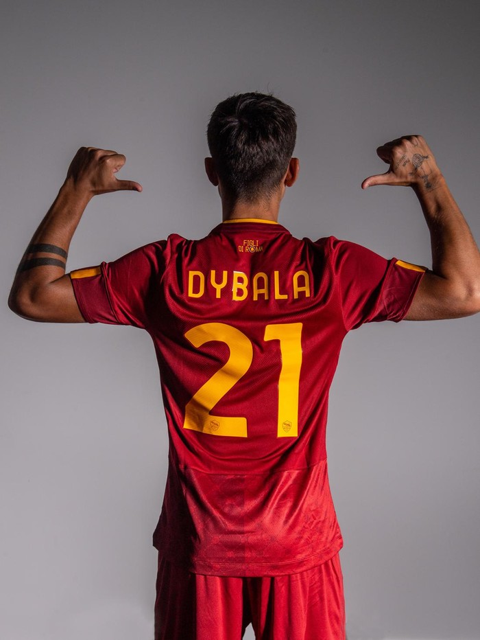 paulo dybala as roma ALBUFEIRA, PORTUGAL - JULY 20: AS Roma player Paulo Dybala during a photo shoot with new AS Roma home Kiton July 20, 2022 in Albufeira, Portugal. (Photo by Fabio Rossi/AS Roma via Getty Images)