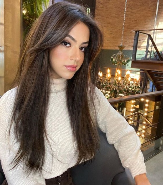 Pilih curtain fringe haircut