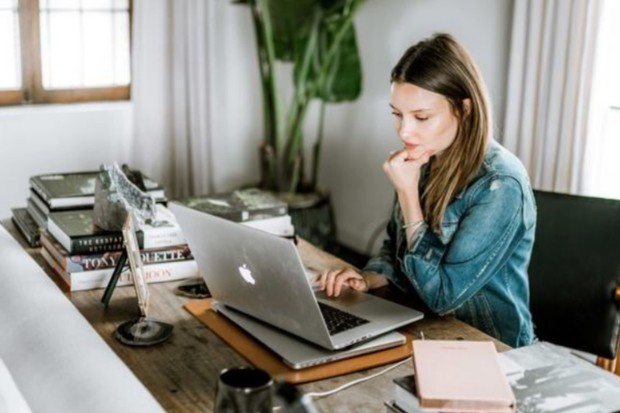 Potret ilustrasi membuat akun di situs