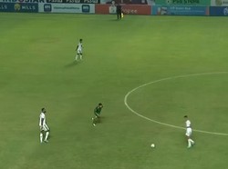 Jual Beli Serangan Jelang Babak II Berakhir, PSS Vs PSM Masih 0-2