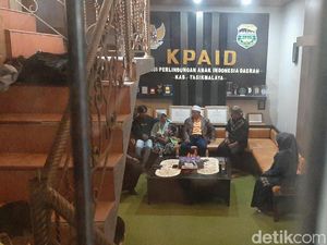 Wagub Jabar Temui Keluarga Korban Bullying Cabuli Kucing di Tasik Wagub Jabar Temui Keluarga Korban Bullying Cabuli Kucing di Tasik