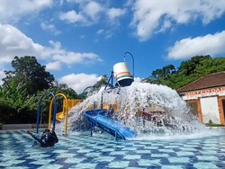 Cuma Rp 20 Ribu, Main Air Sepuasnya di Warung Dadi Wahana Bermain Anak