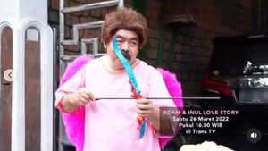 8 Foto Adam Suseno Suami Inul Cosplay Jadi Peri Cinta Hingga Minion, Kocak!