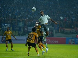 Ambyar! Kemenangan Persib di Depan Mata Dihancurkan Sani Rizki