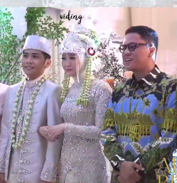 Bintang Emon resmi menikah dengan Alca.