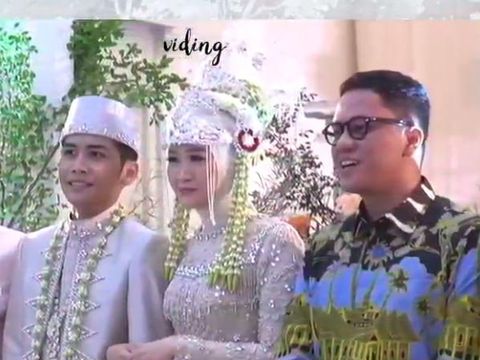 Bintang Emon resmi menikah dengan Alca.