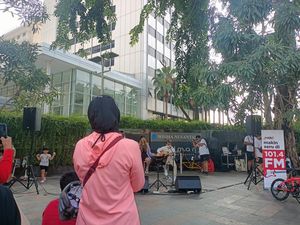 Asyik! Kawasan CFD Bundaran HI Jakarta Pagi Ini Ada Panggung Musik Asyik! Kawasan CFD Bundaran HI Jakarta Pagi Ini Ada Panggung Musik