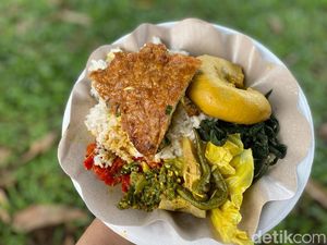Lamak Bana! 10 Nasi Kapau Enak di Jakarta dengan Puluhan Lauk