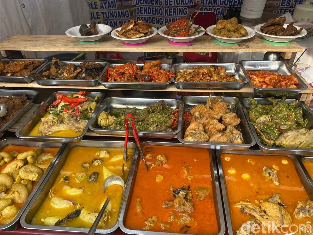Di Festival Luhak Nan Tigo Bisa Puas Makan Nasi Kapau Aneka Lauk Di Festival Luhak Nan Tigo Bisa Puas Makan Nasi Kapau Aneka Lauk