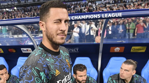 PARIS, FRANCE - MAY 28 : Hazard Eden of Real Madrid seated on the bench during the UEFA champions league final match between Real Madrid and Liverpool FC on Stade de France May 28, 2022 in Paris, France, 28/05/2022 ( Photo by CROCHET / Photonews via Getty Images)