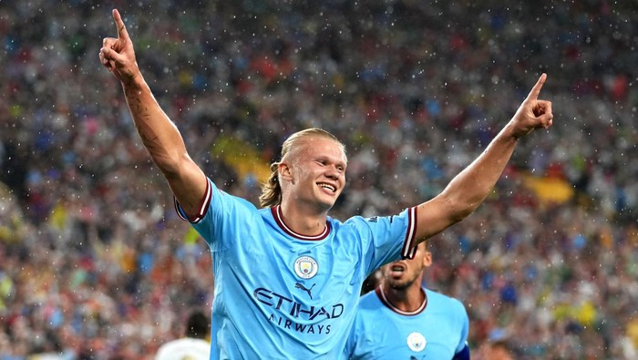 GREEN BAY, WISCONSIN - JULY 23: Erling Haaland of Manchester City celebrates after scoring their teams first goal  during the pre-season friendly match between Bayern Munich and Manchester City at Lambeau Field on July 23, 2022 in Green Bay, Wisconsin. (Photo by Matt McNulty - Manchester City/Manchester City FC via Getty Images)