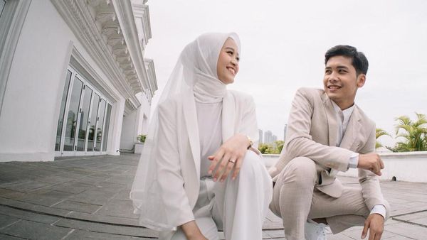5 Foto Prewed Bintang Emon dan Alca yang Kocak Abis!
