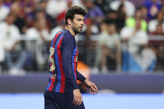 LAS VEGAS, NV - JULY 23: Gerard Pique #3 of Barcelona looks on during the preseason friendly match between Real Madrid and Barcelona at Allegiant Stadium on July 23, 2022 in Las Vegas, Nevada. (Photo by Omar Vega/Getty Images)