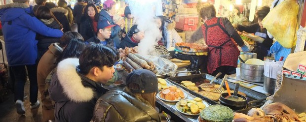 Gwangjang Market/ Foto: livingnomads.com Gwangjang Market/ Foto: livingnomads.com
