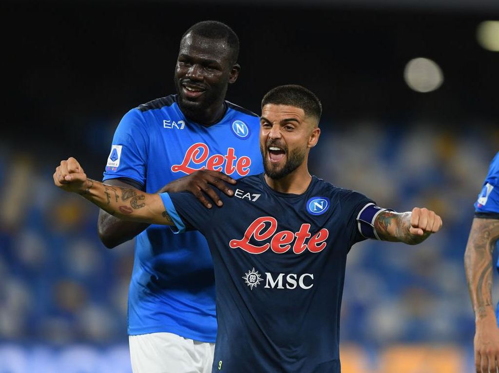 Napoli Lepas Pemain-pemain Tua demi Amankan Masa Depan Napoli Lepas Pemain-pemain Tua demi Amankan Masa Depan