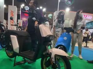 Mirip Honda Zoomer, Keeway Luncurkan Citi Ezi di PEVS 2022