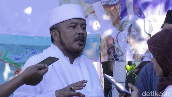 Ketua PCNU Situbondo, KH.Muhyiddin Khotib