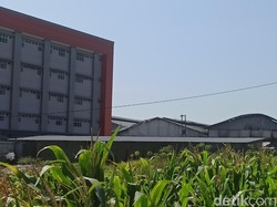 Pemadaman Kebakaran Gudang Mranggen Masih Berlangsung, Kini Tahap Pendinginan