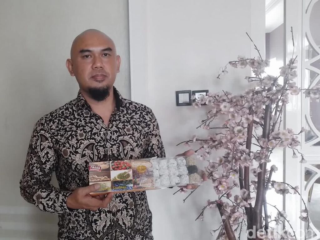 Tangan Pribumi yang Lahirkan Mochi Lampion di Sukabumi