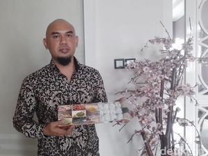 Tangan Pribumi yang Lahirkan Mochi Lampion di Sukabumi Tangan Pribumi yang Lahirkan Mochi Lampion di Sukabumi
