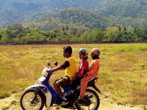 Joki Cilik Pacuan Kuda Sumbawa Bergelut dengan Kontroversi Joki Cilik Pacuan Kuda Sumbawa Bergelut dengan Kontroversi