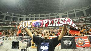 Melihat Lagi Gaya Kasual Anies Saat Meresmikan JIS