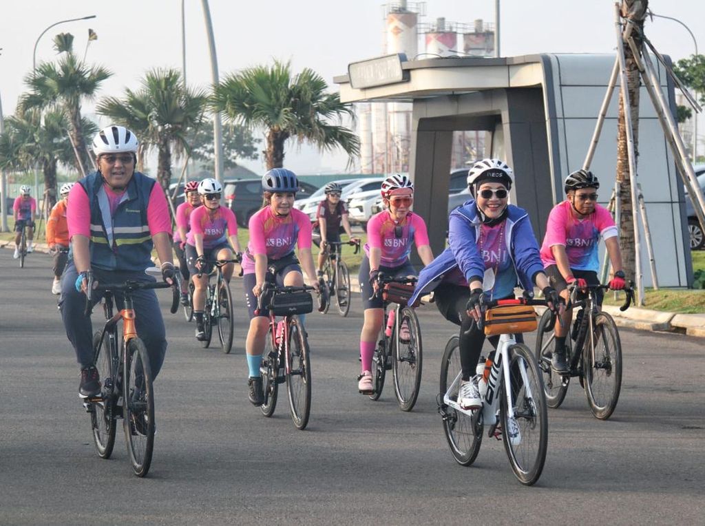 Potret Keseruan Gowes Ceria di HUT-76 BNI Potret Keseruan Gowes Ceria di HUT-76 BNI