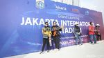 Potret The Jakmania Mulai Datangi JIS Jelang Laga Persahabatan
